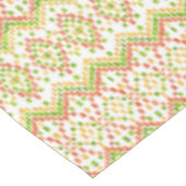 イカットの民族のパターン(白からカスタマイズ) テーブルクロス (アングル)