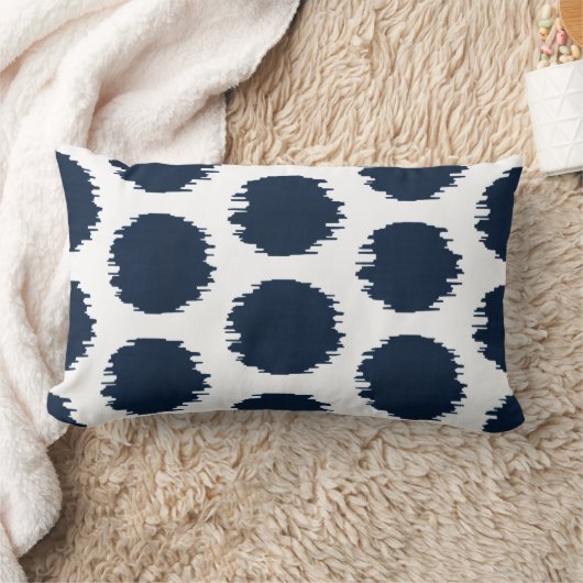 イカットの点、濃紺及び白写真 ランバークッション (ブランケット)