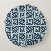 イカットアステカトライバル – インディゴとライトブルー ラウンドクッション (裏面)