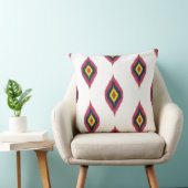 イカットカラフルデザインピンクイエローとブルー クッション (椅子)