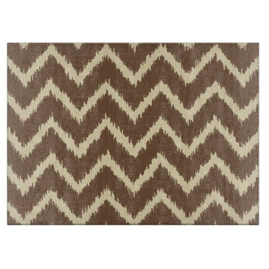 イカットシェブロン – チョコレートブラウンとタン カッティングボード (正面)