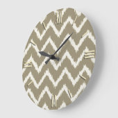 イカットシェブロン – Taupe tanとbeige ラージ壁時計 (傾斜)