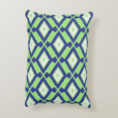 イカットパターン – 緑、藍色、白 アクセントクッション (裏面(縦))