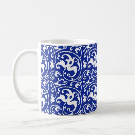 イカットフローラダマスク – Cobalt Blue and White コーヒーマグカップ (左)
