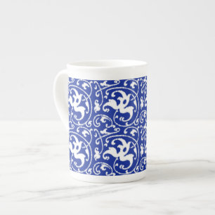 イカットフローラダマスク – Cobalt Blue and White ボーンチャイナマグカップ