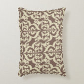 イカットムーリッシュダマスク – ベージュとチューペ アクセントクッション (正面(垂直))