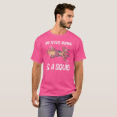 イカ女子男性へ巨大イカタコ触手 Tシャツ (正面フル)