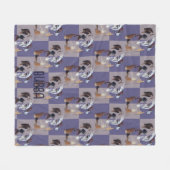 イギリスおもしろいのブルドッグパープルタイル フリースブランケット (正面(横))