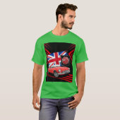 イギリスのクラシックスポーツカー MG MGB コンバーチブル fami Tシャツ (正面フル)