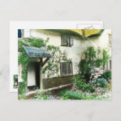 イギリスのコテージガーデンで、ドアにツタを組み込んだ ポストカード (正面/裏面)