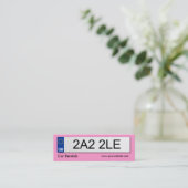 イギリスのナンバープレート-ピンク スキニー名刺 (スタンド正面)