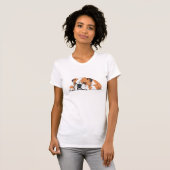 イギリスのブルドッグかわいい動物が眠る穏やかな眠り Tシャツ (正面フル)