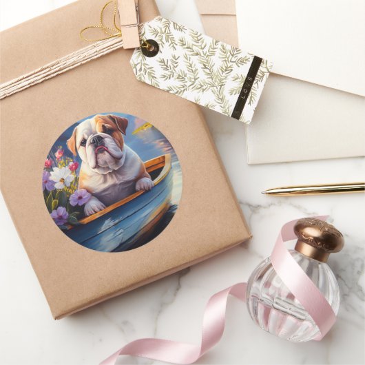 イギリスのブルドッグがパドルに：風光明媚な冒険 ラウンドシール (ギフト)