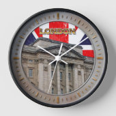 イギリスのロンドン、バッキンガム宮殿。 壁時計 (正面)