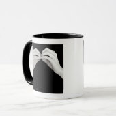 イギリスの手話の署名の手紙bに人を配置して下さい、 マグカップ (正面左)