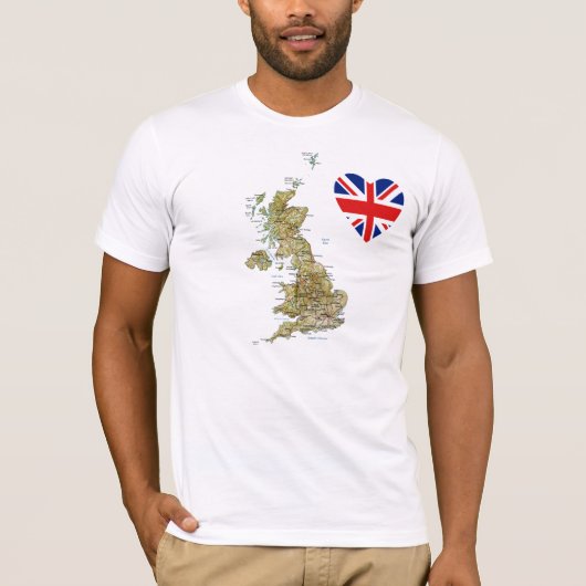 イギリスの旗のハートおよび地図のTシャツ Tシャツ (正面)