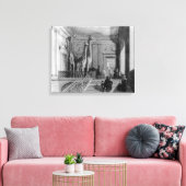 イギリスの階段の上のギラフェ キャンバスプリント (インサイチュ (リビング))