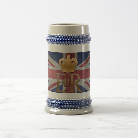 イギリス国旗を持つエリザベス女王II ER MUG ビールジョッキ (中央)