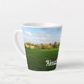 イギリス秋の田舎 – 小パーソナライズされた幅 カフェラテマグ (左アングル)