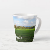 イギリス秋の田舎 – 小パーソナライズされた幅 カフェラテマグ (右アングル)