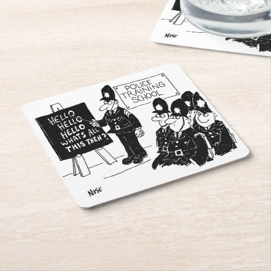 イギリス警官への贈り物 – 警察大学の漫画 スクエアペーパーコースター (アングル)