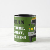 イギリス陸軍の退役軍人のランドローバーのマグを個人化して下さい マグカップ (中央)