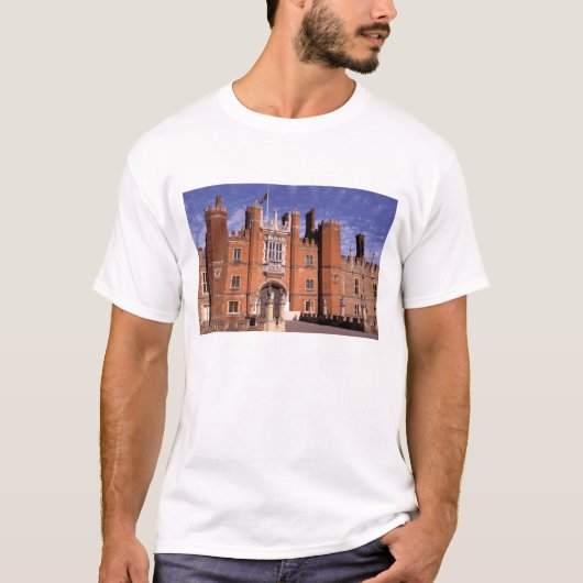 イギリス, サリー州, ハンプトン・コート宮殿. 3 Tシャツ (正面)