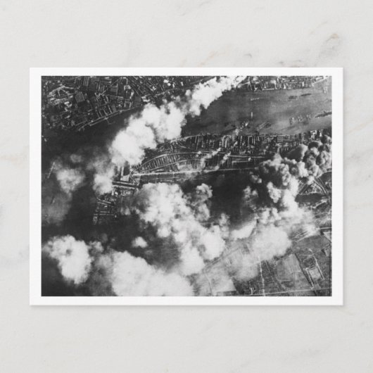 イギリス&ザ・ブリッツの戦い：#19波止場オン・ファイアー ポストカード (正面)