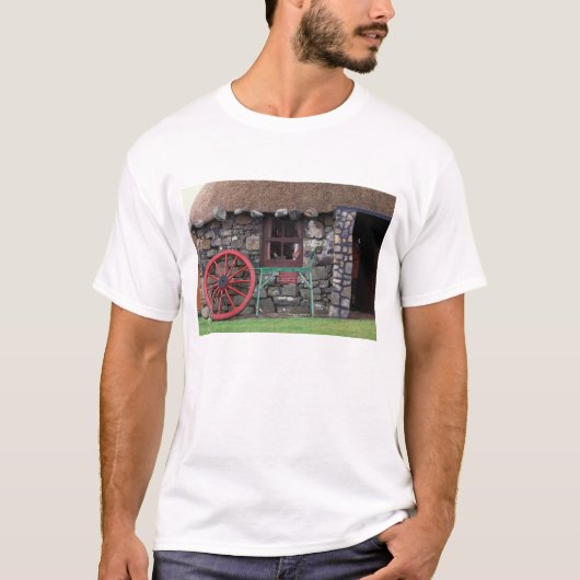 イギリス, スコットランド, スカイ島, 石 Tシャツ (正面)
