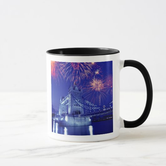 イギリス、ロン素晴らしドン。塔の上の花火 マグカップ (右)