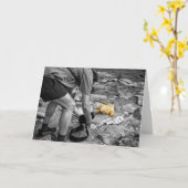 イグアナの報道写真家のバースデー・カード カード (黄色い花)