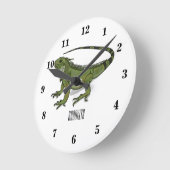 イグアナの漫画イラスト ラウンド壁時計 (傾斜)