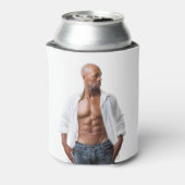 イケメン いい胸筋 引き締まった腹筋 ビーチで裸の胸 缶クーラー (缶裏面)