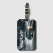 イザヤ書12:2節と共に燃え尽きるグリーンマッスルカー ラゲッジタグ (正面縦)