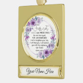 イザヤ41:10恐怖ではなく紫のフローラ聖なる書物、 経典 ゴールドプレートバナーオーナメント (左)