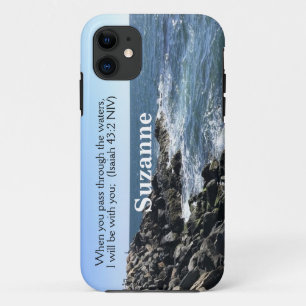 イザヤ43:2わたしはあなた方と一緒にいる海の写真 iPhone 11 ケース
