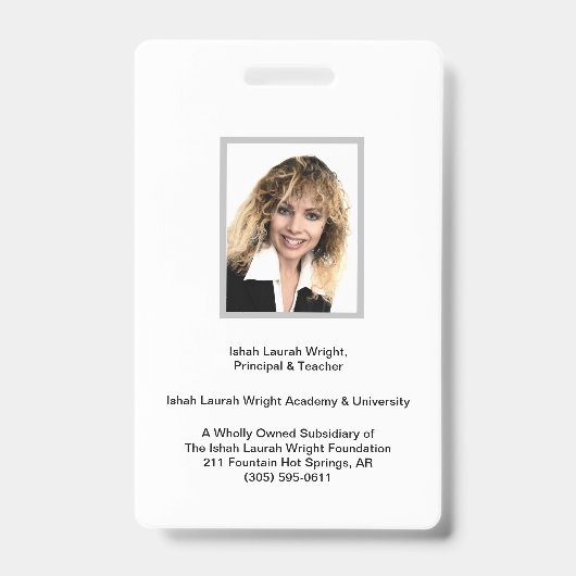 イシャ・ローラ・ライト アカデミー & ユニバーシティ バッジ (正面)