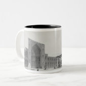 イスファハンの金曜日の素晴らしいモスク(Masjid-i Djumああ)、 ツートーンマグカップ (正面左)