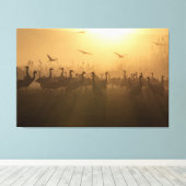 イスラエルのアガモンハフラ湖で鶴の鳥の群れ キャンバスプリント (インサイチュ (ウッドフロア))
