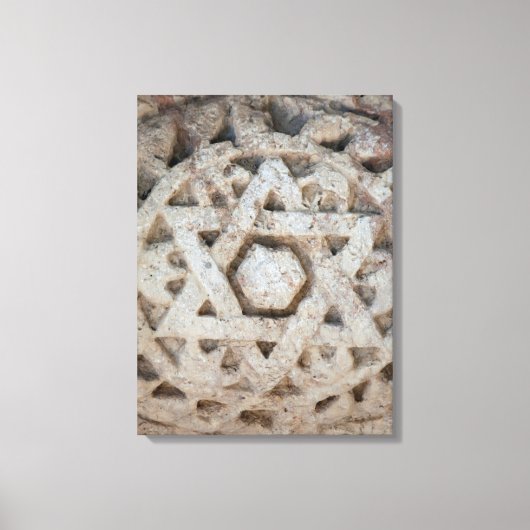 イスラエルの古いダビデの星の彫刻 キャンバスプリント (正面)