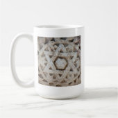 イスラエルの古いダビデの星の彫刻 コーヒーマグカップ (左)