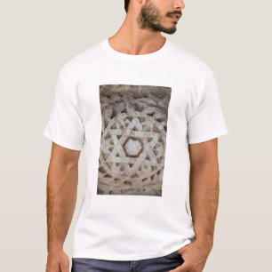 イスラエルの古いダビデの星の彫刻 Tシャツ