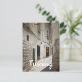 イタぶら下がったリアの路地で洗濯物を干す ポストカード (スタンド正面)