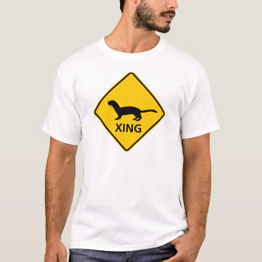 イタチ/フェレットの交差のハイウェーの印 Tシャツ (正面)