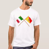 イタリアおよびSiciliaによって交差させる旗 Tシャツ (正面)