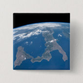 イタリアとその島シチリア。 缶バッジ (正面)