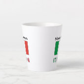 イタリアとイタリアの旗にあなたの名前 カフェラテマグ (正面)