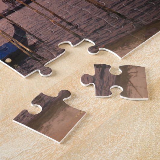 イタリアのグランドカナル近くのクルーズ船とゴンドラ ジグソーパズル (側面)