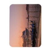 イタリアのグランドカナル近くのクルーズ船とゴンドラ マグネット (縦)