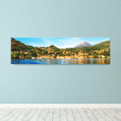 イタリアのコモ湖でメナッジョ。 キャンバスプリント (インサイチュ (ウッドフロア))